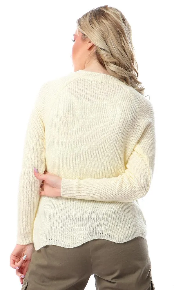 55781 Wavy Hem Off White Basic Pullover