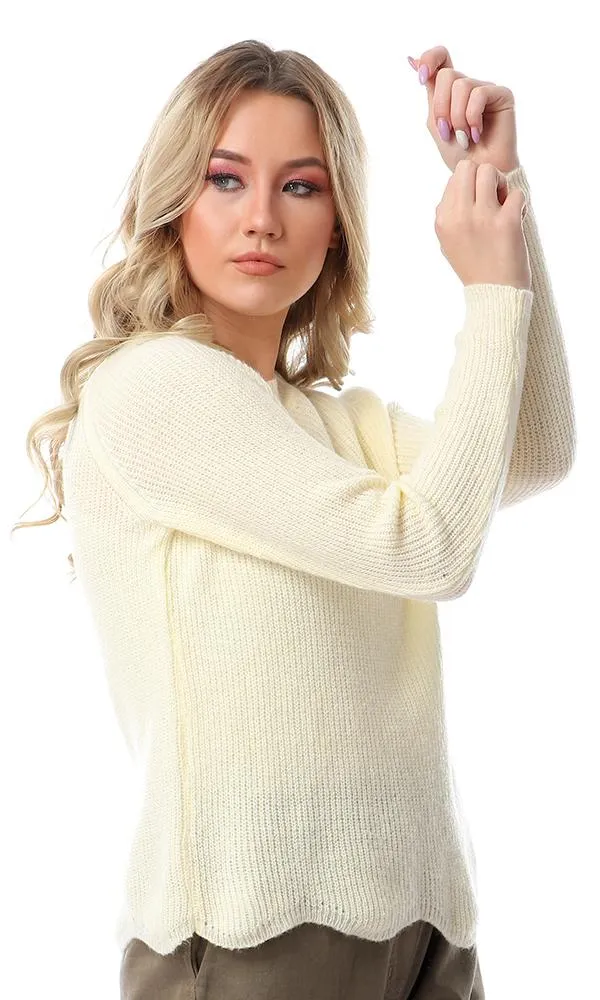 55781 Wavy Hem Off White Basic Pullover