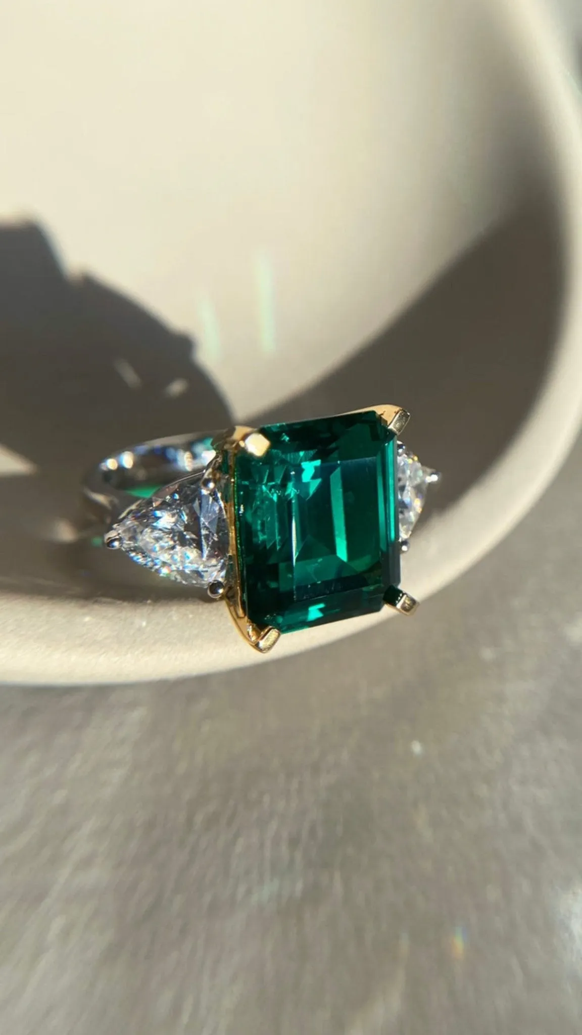 CARAT* London Adila Cocktail Ring Emerald Green