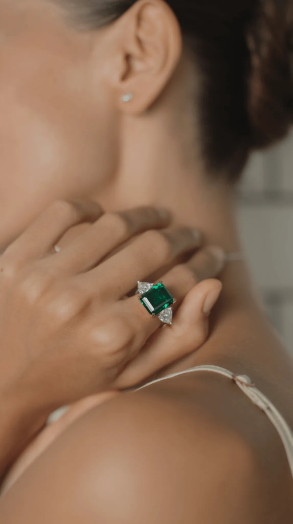 CARAT* London Adila Cocktail Ring Emerald Green