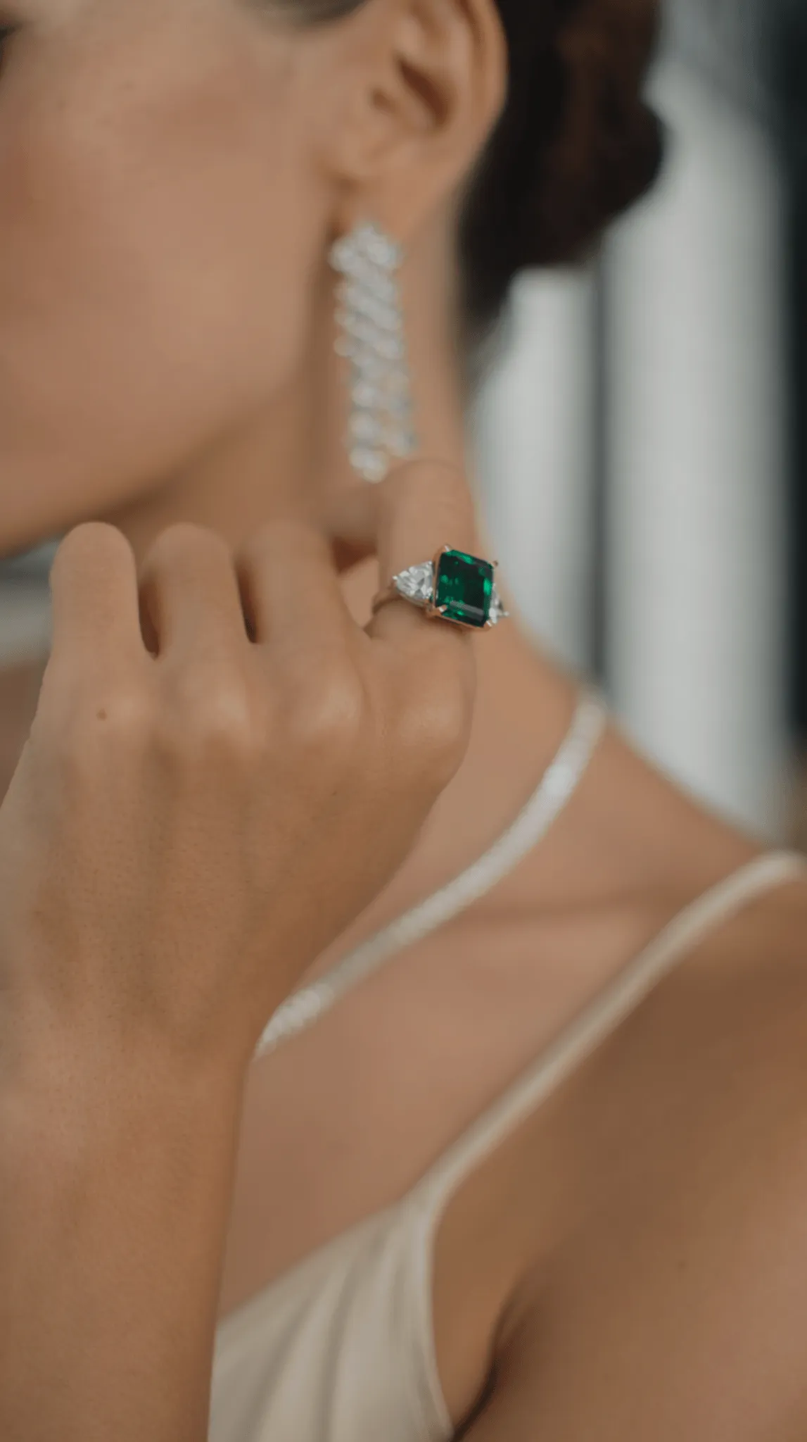 CARAT* London Adila Cocktail Ring Emerald Green