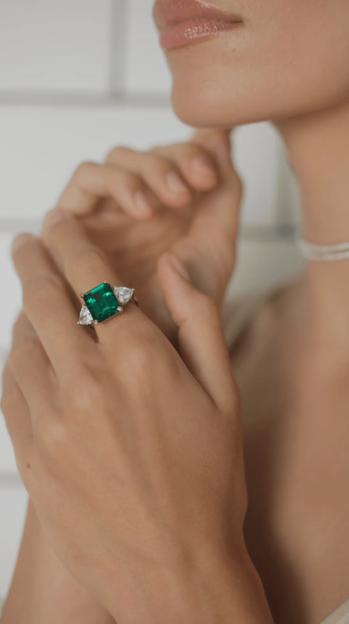 CARAT* London Adila Cocktail Ring Emerald Green