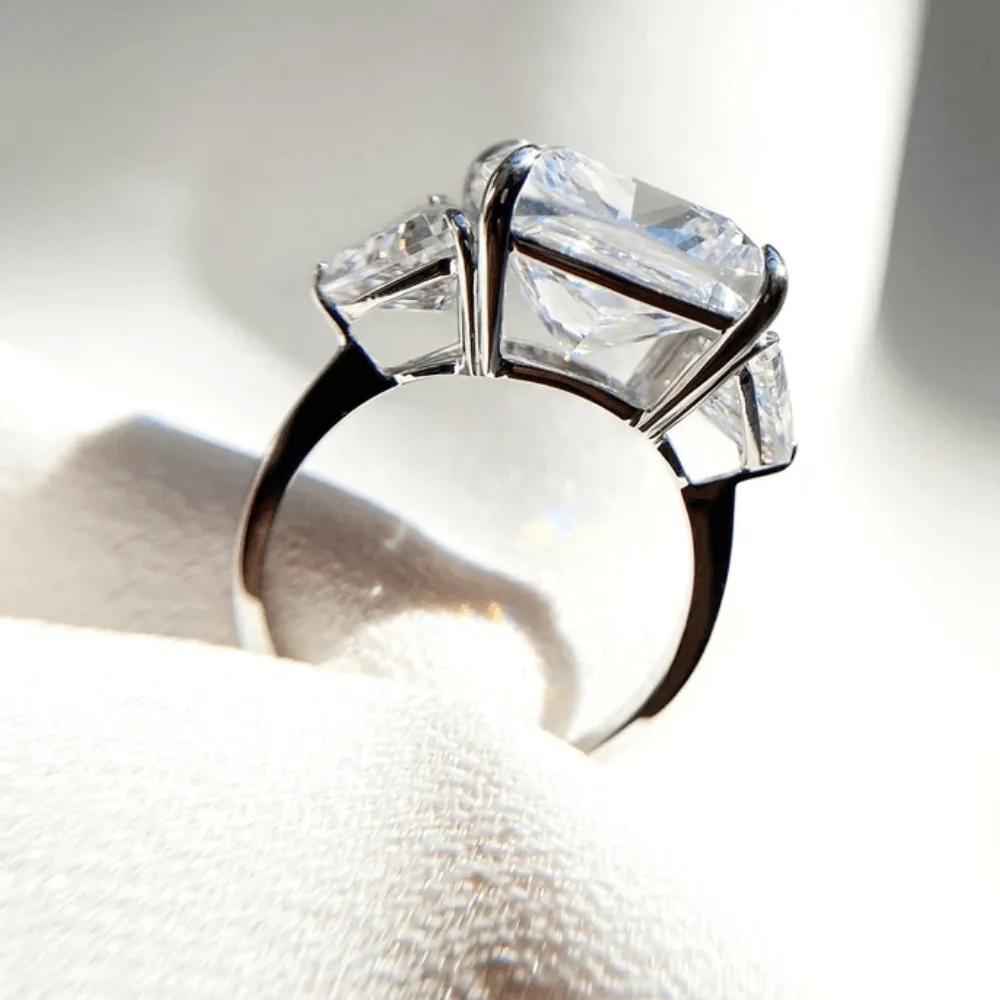 CARAT* London Gemma Cushion Cocktail Ring