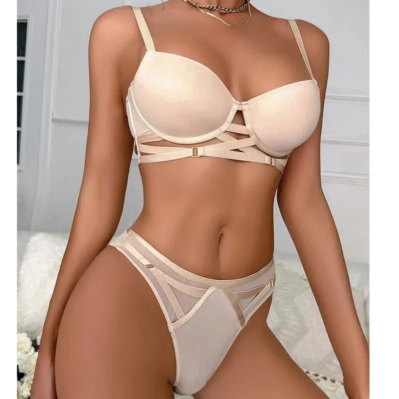 Hollow Out Push-Up Bra Set with Lace Embellishments - Enhance Your Curves