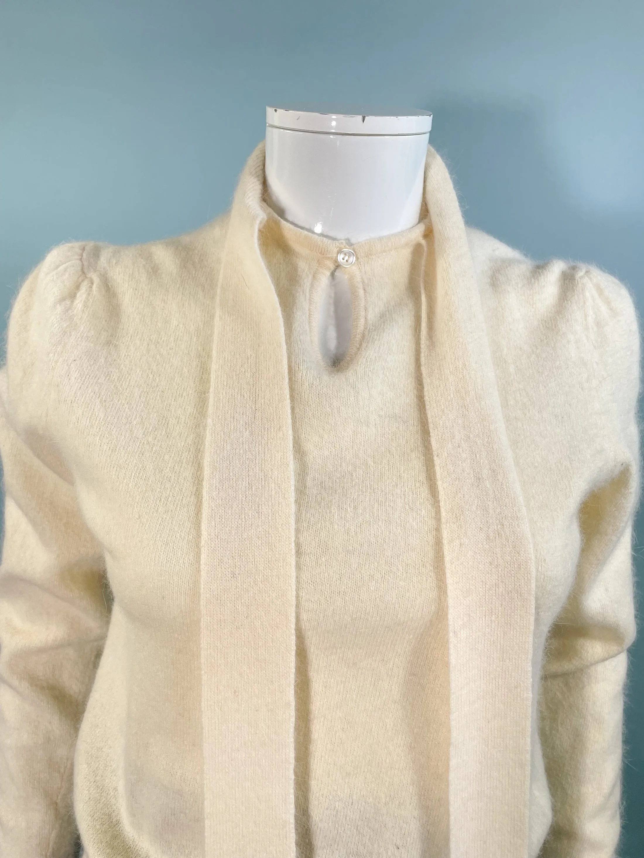 Partners Vintage 70s Cream Wool/Angora Sweater Pussy Bow Neck Tie XS