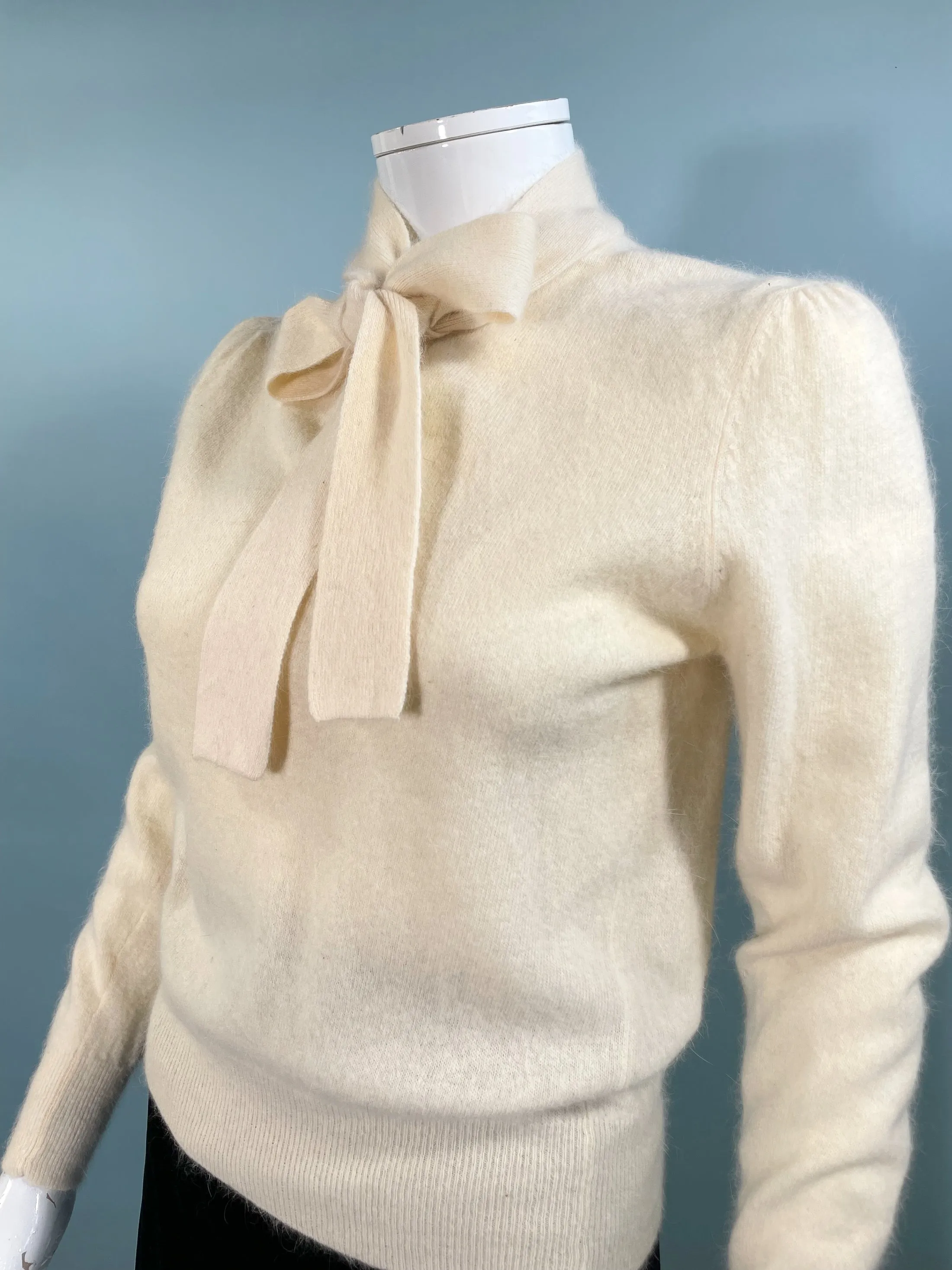 Partners Vintage 70s Cream Wool/Angora Sweater Pussy Bow Neck Tie XS