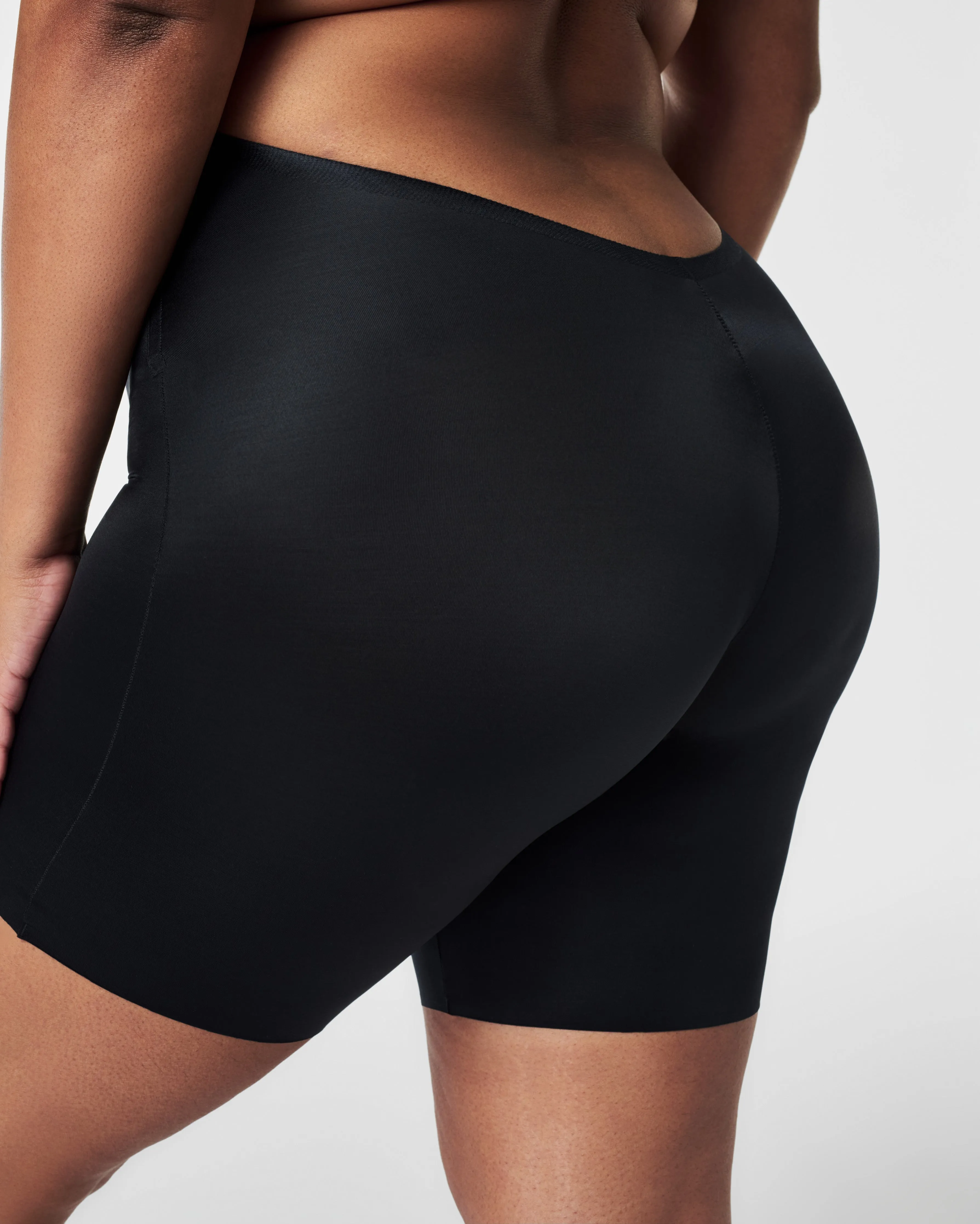 SPANXshape™ Suit Your Fancy Low Back Mid-Thigh Short