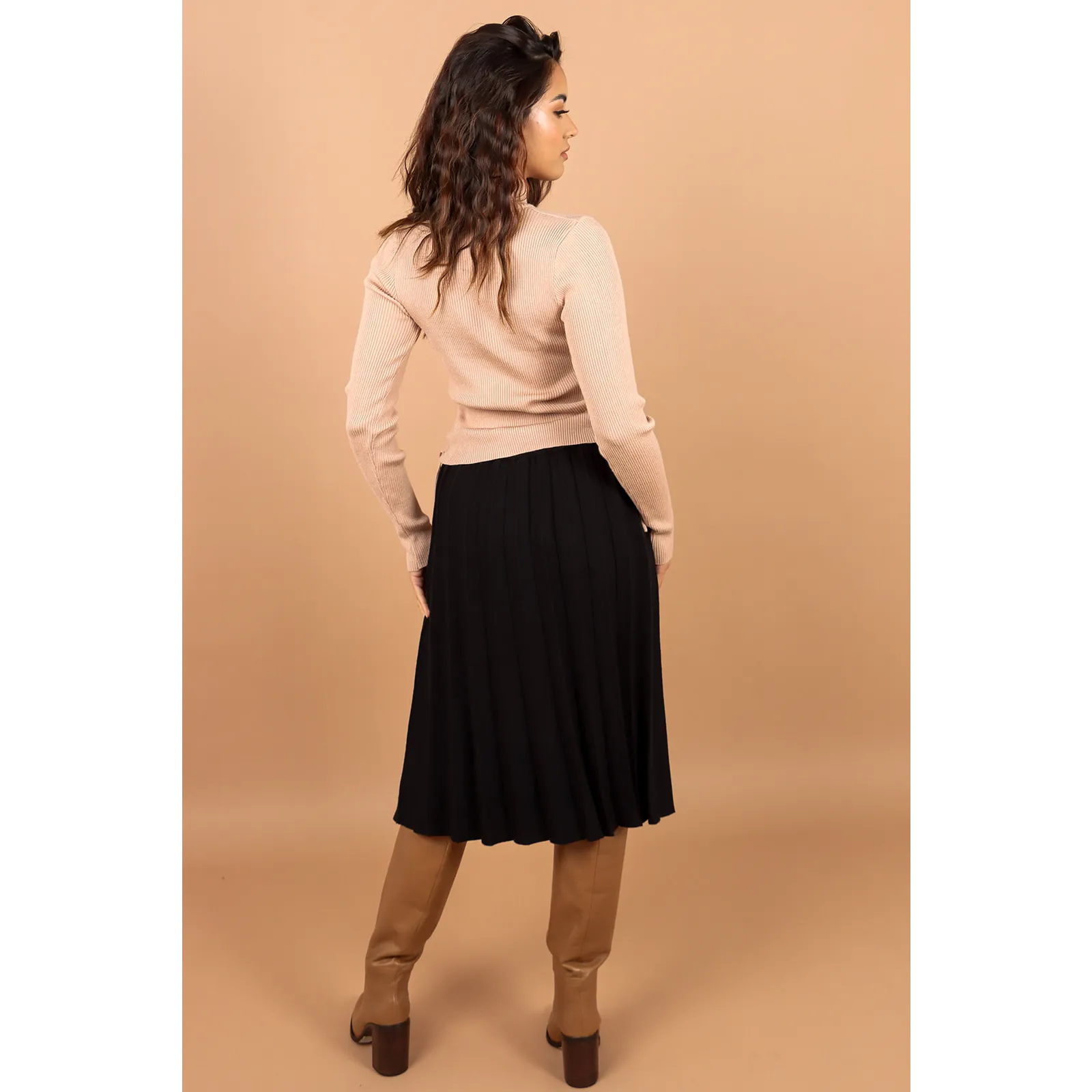 Women's Buttoned Knit Pleated Skirt