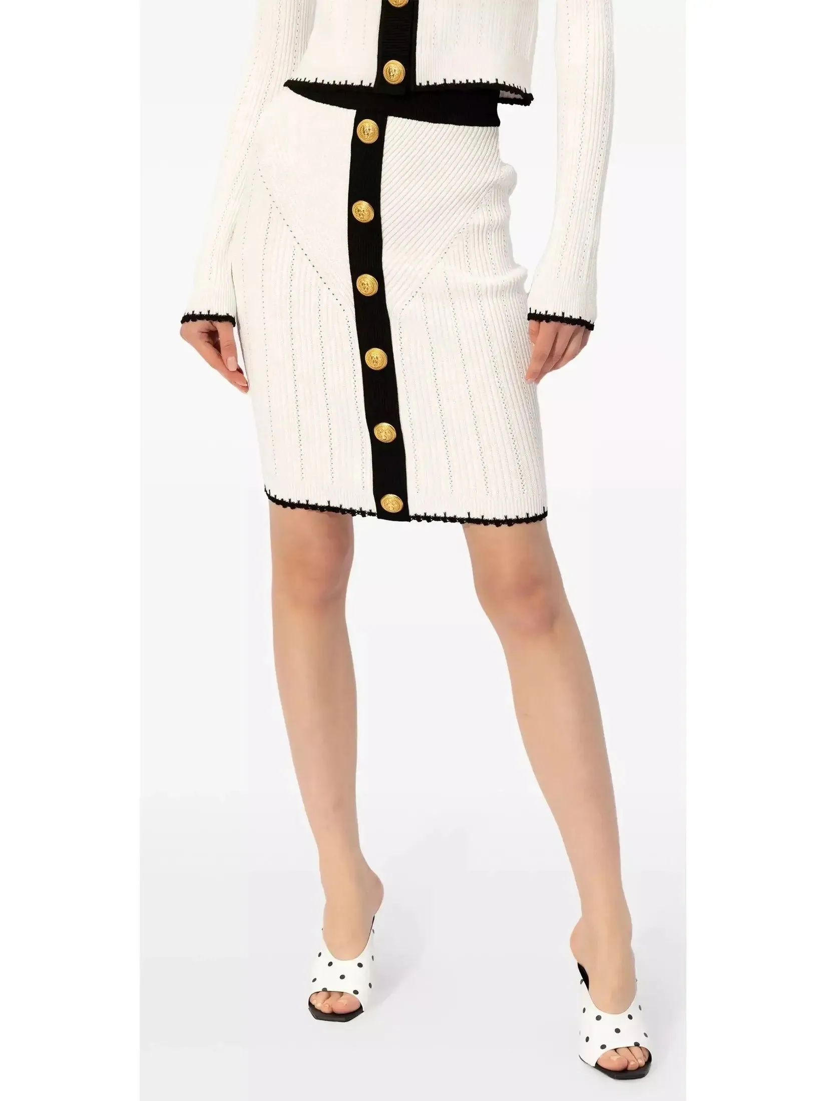 Women’s Buttoned Two-Toned Knit Skirt in Ivory and Black