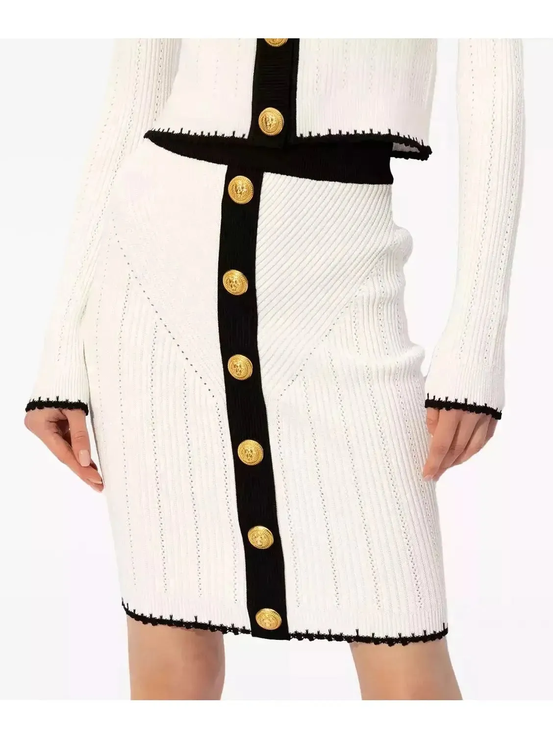 Women’s Buttoned Two-Toned Knit Skirt in Ivory and Black