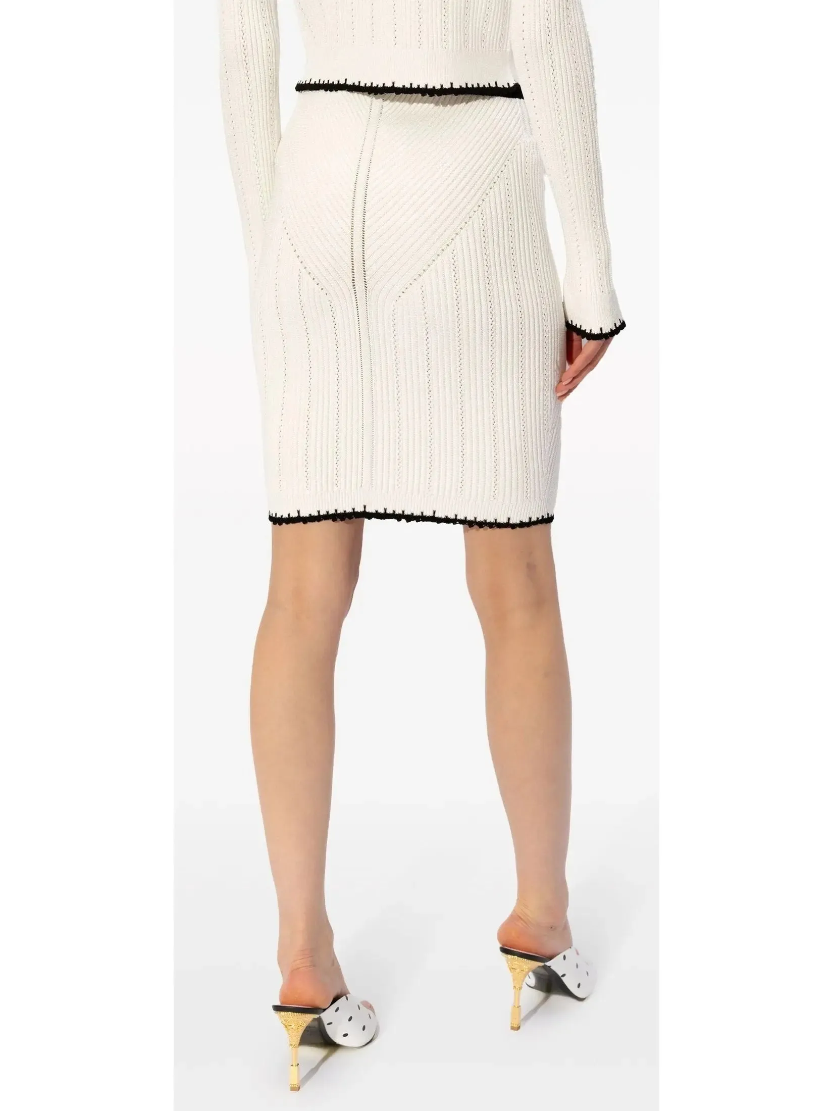 Women’s Buttoned Two-Toned Knit Skirt in Ivory and Black